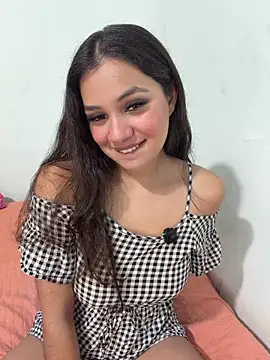 Snapshot of Colochitapupy chatting on 04.25.26 Colochitapupy online show from 04.25.26