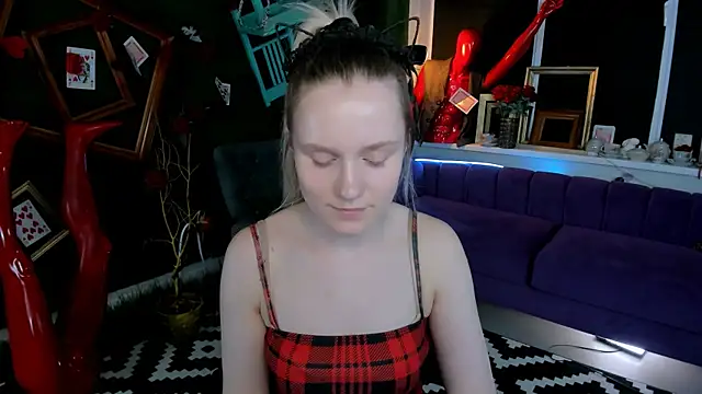 SherriButlers online show from 05.11.26