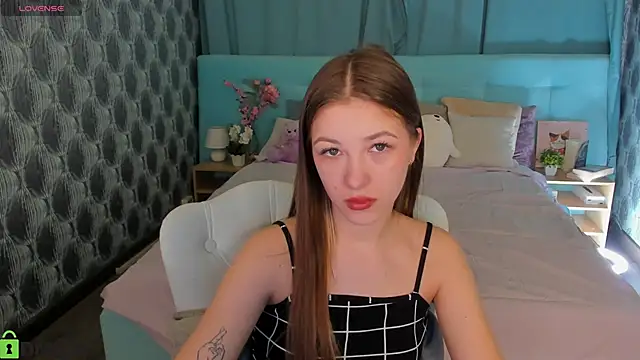 Miss Shanel online show from 04.11.26