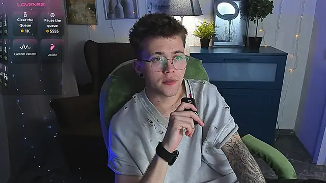Thomas Norton online show from 06.12.26