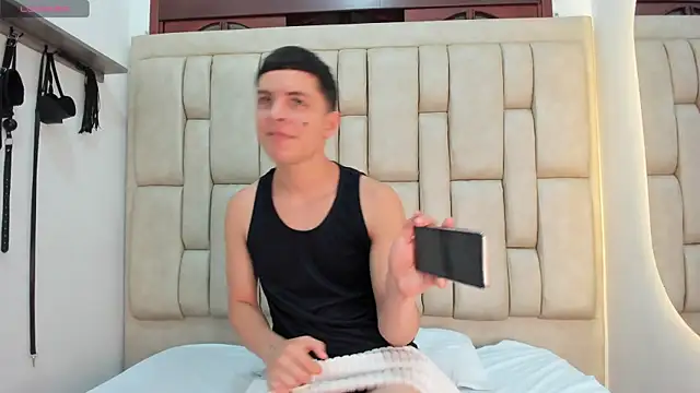 Snapshot of Axel_OS chatting on 03.27.26 Axel OS online show from 03.27.26