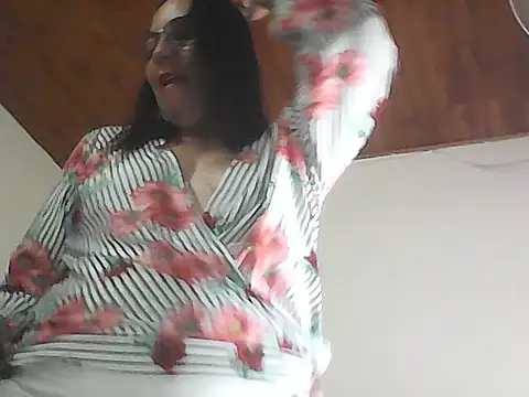 roxanne xxx online show from 04.13.26