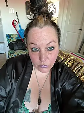 Queenemerald online show from 03.28.26