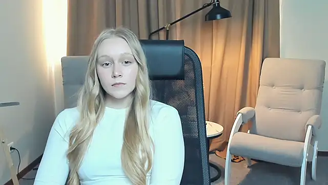 Snapshot of VestaBowmer chatting on 03.27.26 VestaBowmer online show from 03.27.26