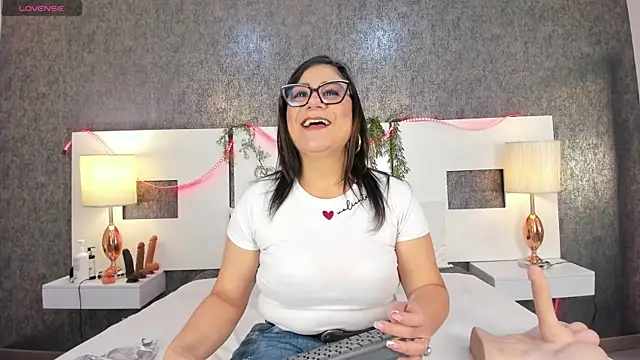 anna  lu online show from 04.30.26