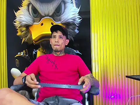 Snapshot of Winsord_Bigcock chatting on 03.28.26 Winsord Bigcock online show from 03.28.26