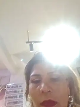 Snapshot of mistresslu chatting on 04.05.26 mistresslu online show from 04.05.26