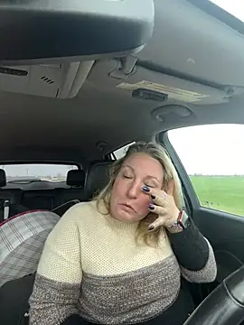 Snapshot of sweetkacibaby chatting on 04.12.26 sweetkacibaby online show from 04.12.26