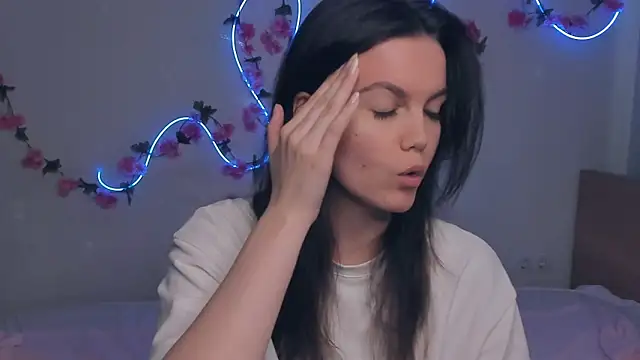 JuliannPaysour online show from 05.17.26