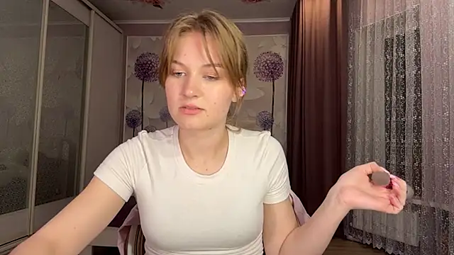 Snapshot of AnnPink chatting on 03.26.26 AnnPink online show from 03.26.26