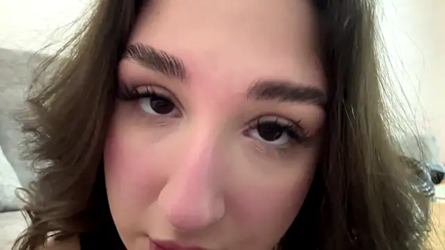 Snapshot of Annnna_ chatting on 04.13.26 Annnna online show from 04.13.26