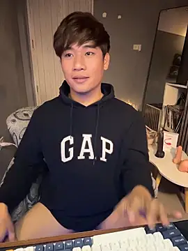 Snapshot of Titanryu chatting on 03.27.26 Titanryu online show from 03.27.26