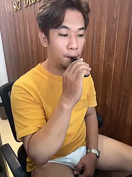 Snapshot of Titanryu chatting on 06.26.26 Titanryu online show from 06.26.26