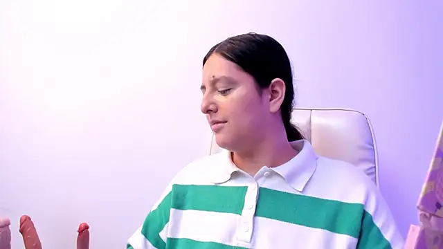 Arihanna London online show from 05.06.26