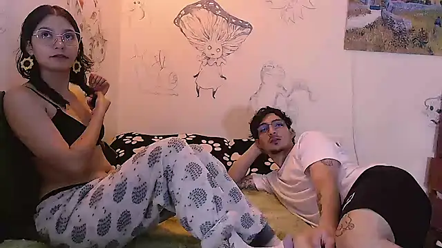 Snapshot of lilla9 chatting on 06.19.26 lilla9 online show from 06.19.26