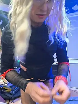 Snapshot of DomMONIKA chatting on 05.19.26 DomMONIKA online show from 05.19.26