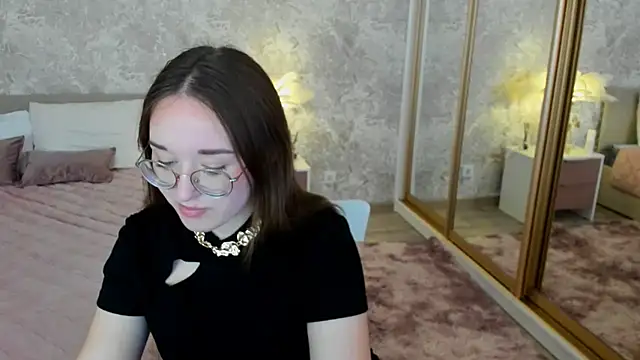 SweeteAmy online show from 04.10.26