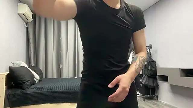 MaxWoolf online show from 04.18.26