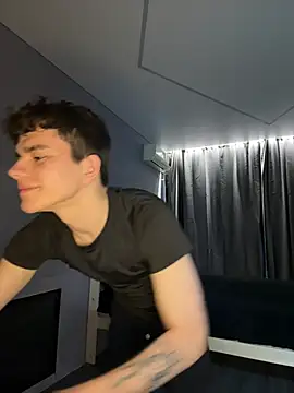MaxWoolf online show from 04.28.26