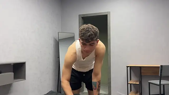 MaxWoolf online show from 05.11.26