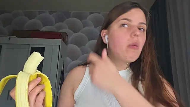 Snapshot of AnnaSpirit chatting on 04.06.26 AnnaSpirit online show from 04.06.26