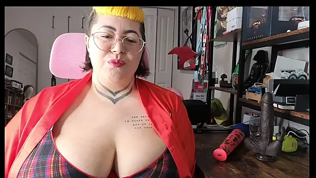 Snapshot of meiafterdark chatting on 07.27.26 meiafterdark online show from 07.27.26