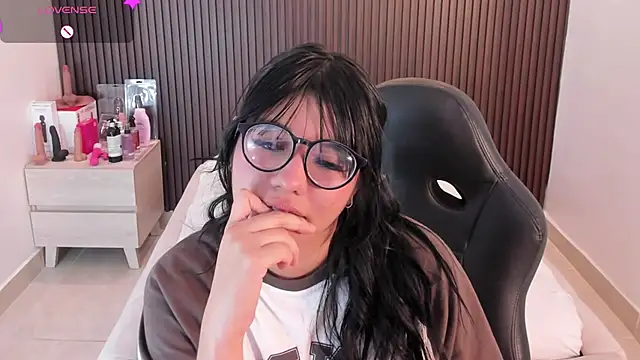 MILLYEVANS1 online show from 07.28.26