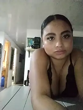 Snapshot of Aliceee_bolton chatting on 04.16.26 Aliceee bolton online show from 04.16.26