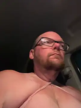 hugemanbreasts online show from 06.12.26