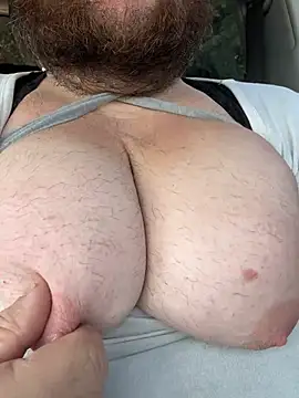 Snapshot of hugemanbreasts chatting on 07.28.26 hugemanbreasts online show from 07.28.26