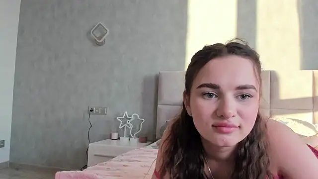 AlinaLuxxx online show from 04.04.26