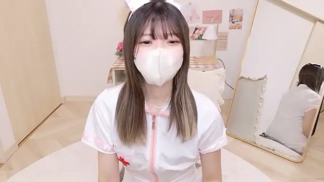 Snapshot of HIKA_rin chatting on 04.13.26 HIKA rin online show from 04.13.26