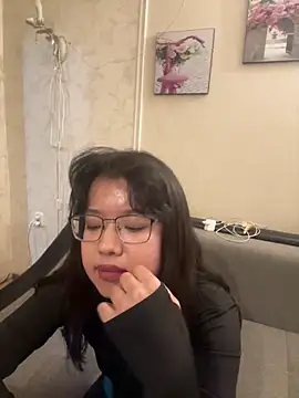 Snapshot of Z_Milll chatting on 04.18.26 Z Milll online show from 04.18.26