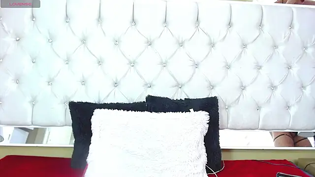 Snapshot of MistressNyx_ chatting on 06.04.26 MistressNyx online show from 06.04.26