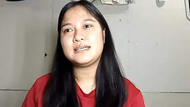 BrandeePhatdouang online show from 04.01.26