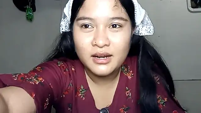 BrandeePhatdouang online show from 04.09.26