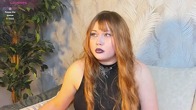 Roxy Moor online show from 05.11.26