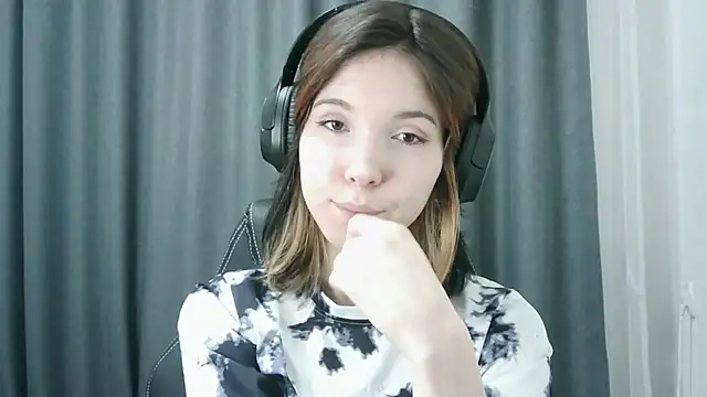 Snapshot of RubyBooby chatting on 04.28.26 RubyBooby online show from 04.28.26