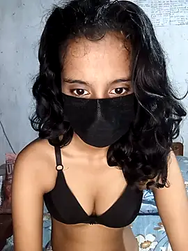 Snapshot of manu_babe chatting on 04.27.26 manu babe online show from 04.27.26