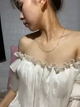 Snapshot of -Tini- chatting on 03.30.26 -Tini- online show from 03.30.26