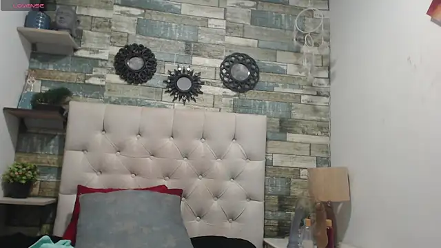 Snapshot of Skylernaomi chatting on 06.09.26 Skylernaomi online show from 06.09.26