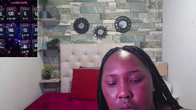 Snapshot of Skylernaomi chatting on 06.13.26 Skylernaomi online show from 06.13.26