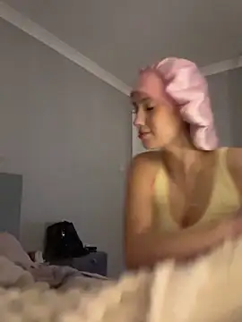 Goldenfairy online show from 04.17.26