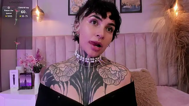 Luana fiore online show from 04.05.26