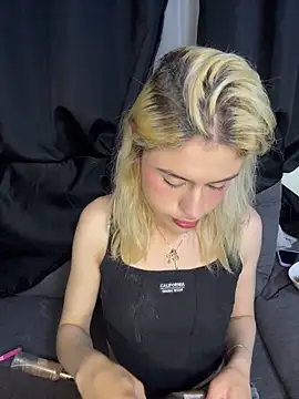 Lia fire online show from 05.07.26
