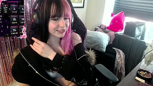 CutieTracer online show from 04.26.26