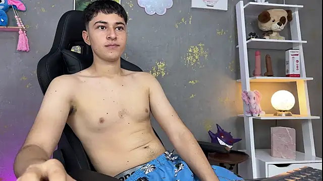 Snapshot of noah_magno_ chatting on 04.15.26 noah magno online show from 04.15.26