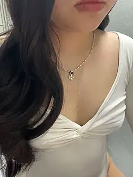 Rosecute11 online show from 04.21.26