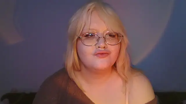 Snapshot of Elayne_Sweet chatting on 04.04.26 Elayne Sweet online show from 04.04.26