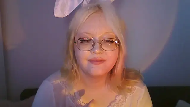 Snapshot of Elayne_Sweet chatting on 04.05.26 Elayne Sweet online show from 04.05.26